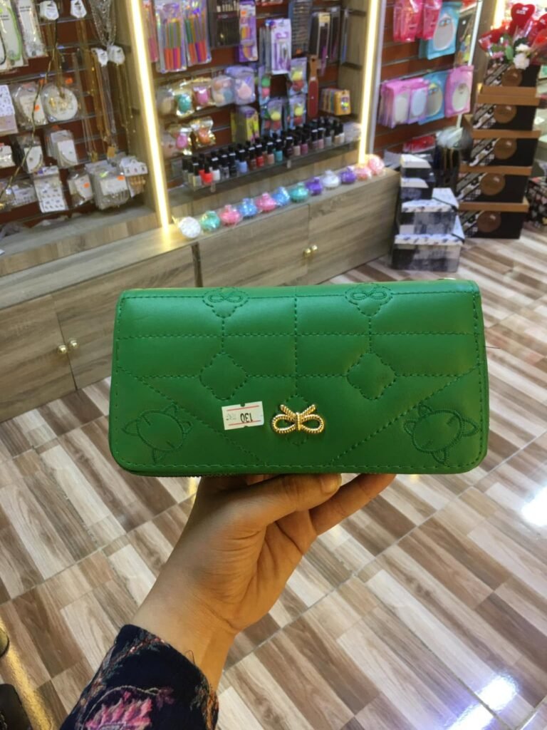 المنارة للهدايا — إكسسوارات وشنط